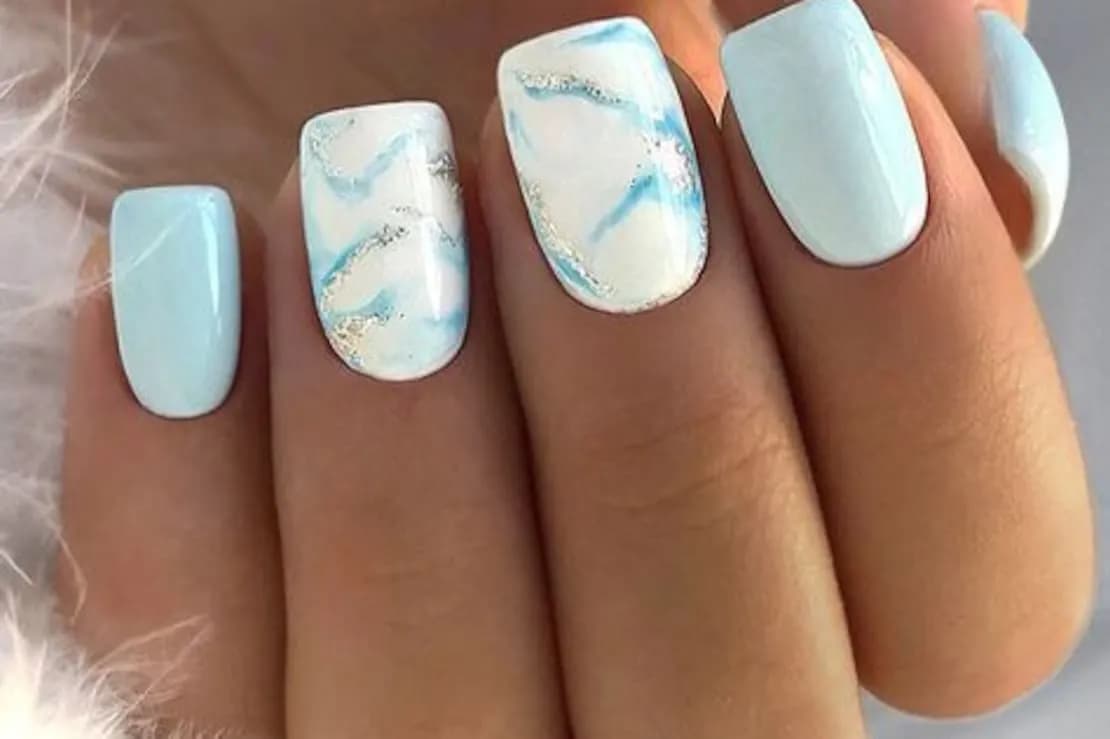 Inspírate con uñas azul pastel decoradas para un estilo único y elegante