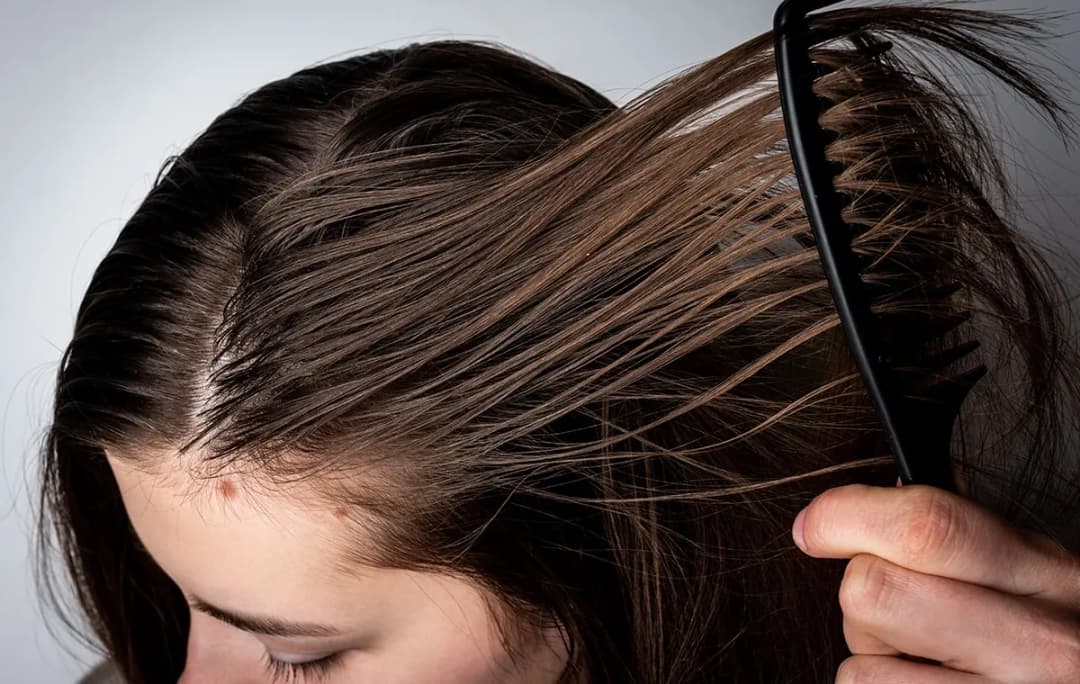 Champú para pelo graso y fino: soluciones efectivas para volumen