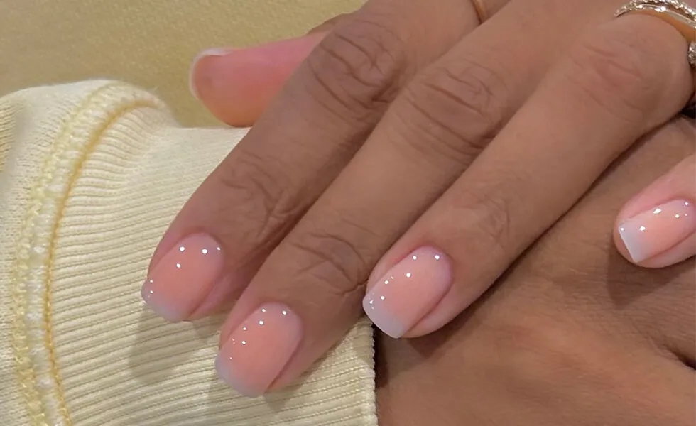Uñas discretas: Elegancia minimalista para cada ocasión especial